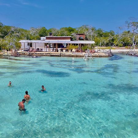 Medusa Hostel Isla Tintipan Tintipan Island Екстер'єр фото