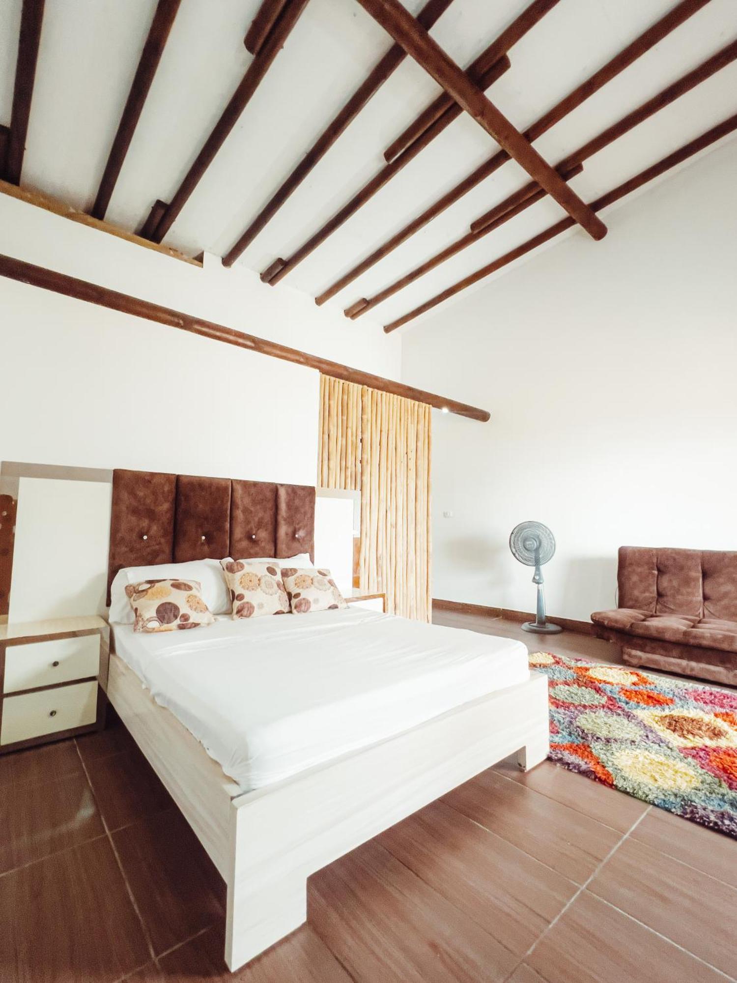 Medusa Hostel Isla Tintipan Tintipan Island Екстер'єр фото
