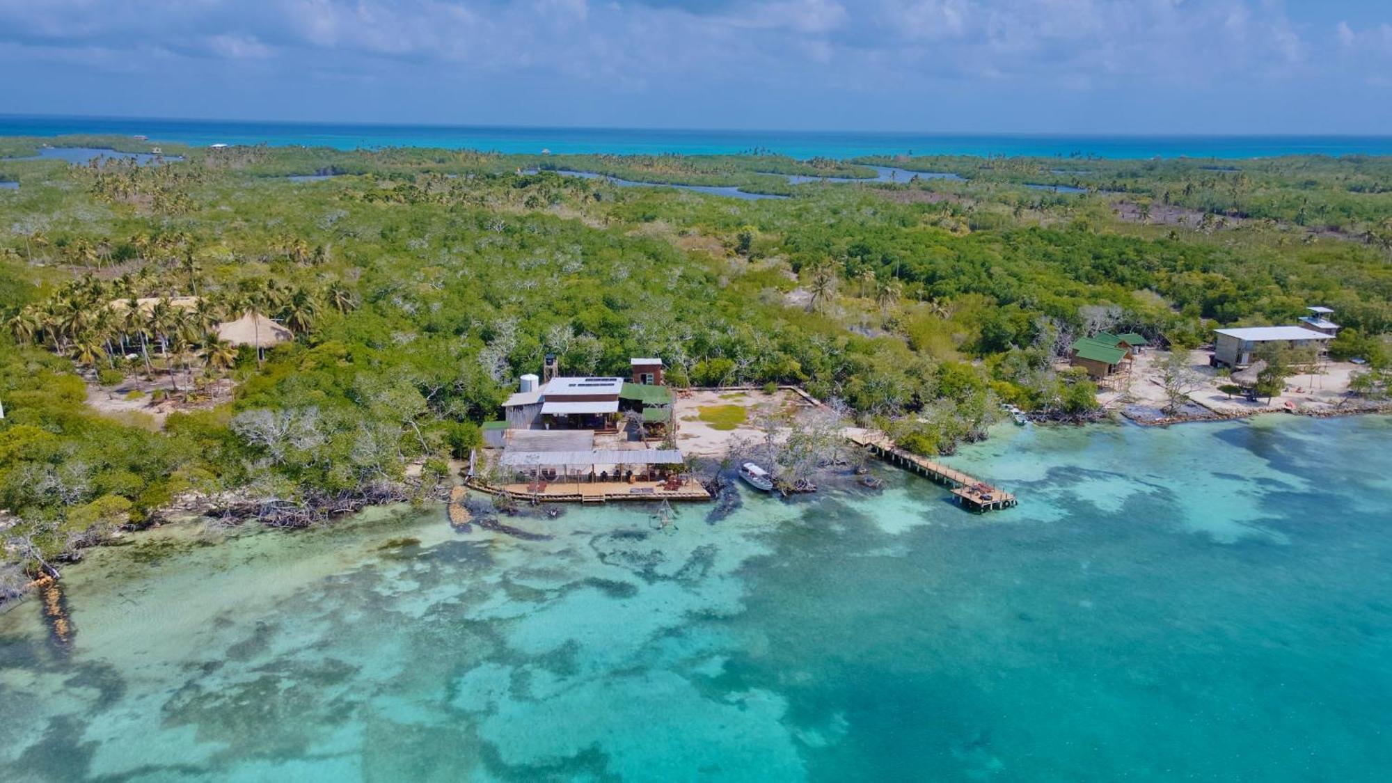 Medusa Hostel Isla Tintipan Tintipan Island Екстер'єр фото