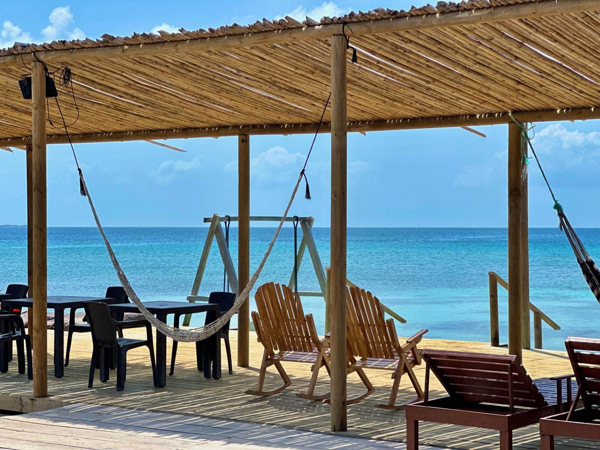 Medusa Hostel Isla Tintipan Tintipan Island Екстер'єр фото