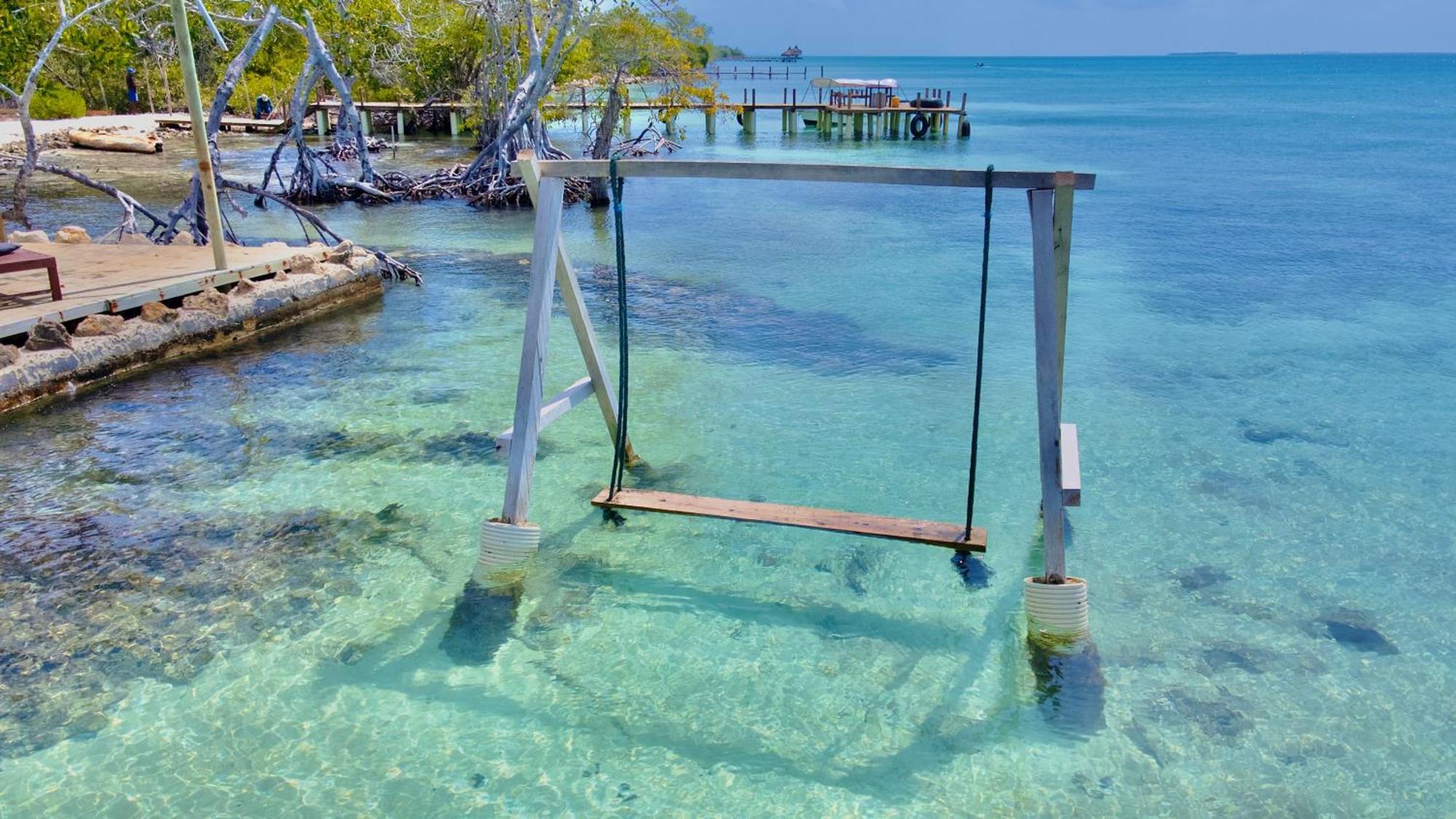Medusa Hostel Isla Tintipan Tintipan Island Екстер'єр фото