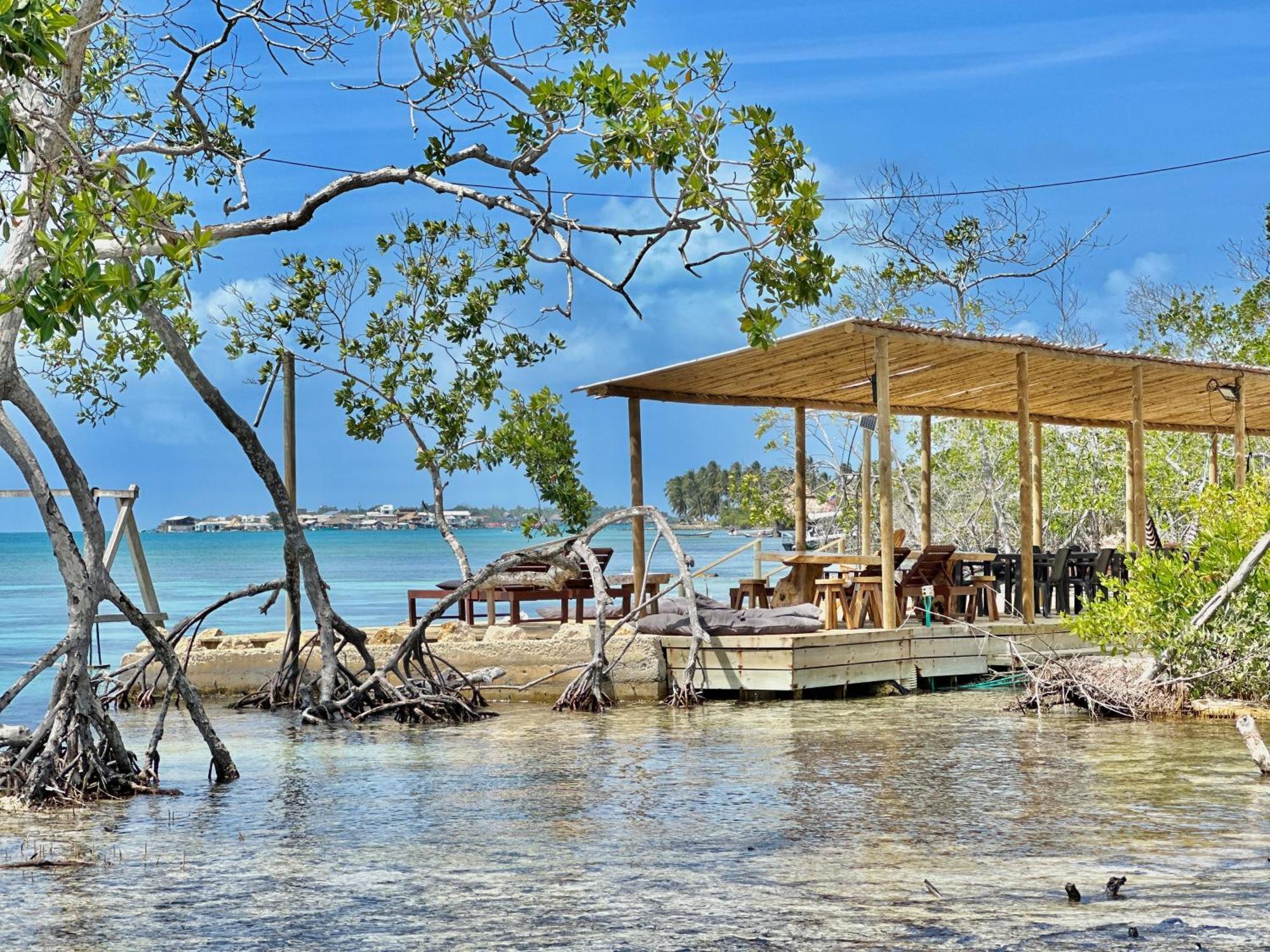 Medusa Hostel Isla Tintipan Tintipan Island Екстер'єр фото